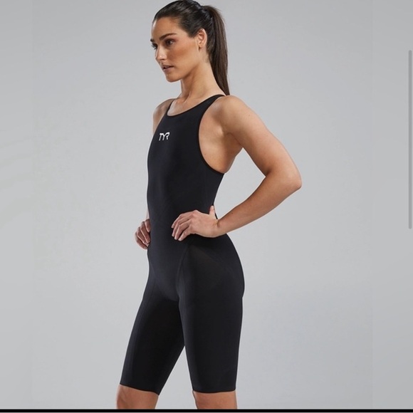 TYR Invictus Open Back Black Solid Technical Swimsuit Size 26L - Picture 14 of 16